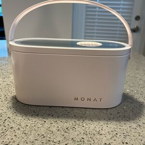Monat White and Pink Makeup Organizer
